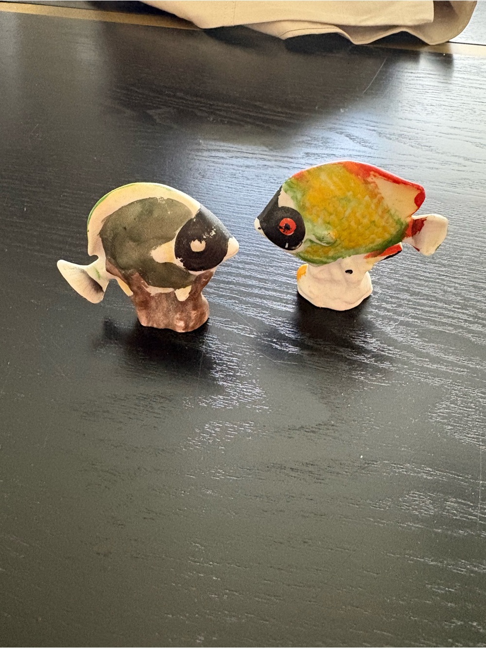 Vintage Hand Painted Ceramic Tropical Fish Figurines Pair - Picture 2 of 6